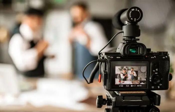 أصبح مشرّداً... ممثل شاب معروف جدّاً يعيش في الشارع شاهدوا الفيديو