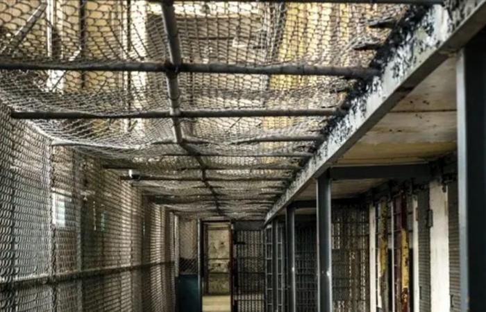 في ظروف غامضة.. 3 سجناء خطيرين يفرون من سجن أميركي والسلطات تحذر