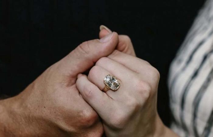 نجمة رياضية تدخل القفص الذهبي.. فمن شريكها؟ (صورة)