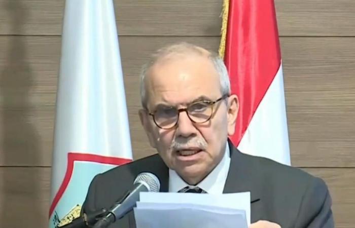 سلام يضغط لإقرار قانون الفجوة المالية غدًا