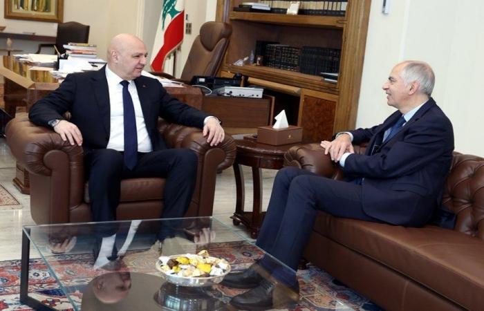 التحضيرات لمؤتمر دعم الجيش بين عون وماغرو