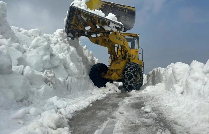 “الأشغال” تواصل جهودها لمواجهة العاصفة الثلجية