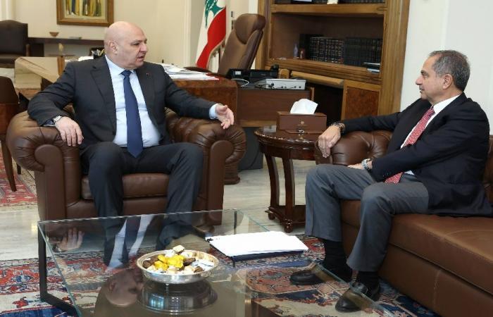 عون يبحث مع صدي مشاريع الوزارة وملف الغاز الطبيعي