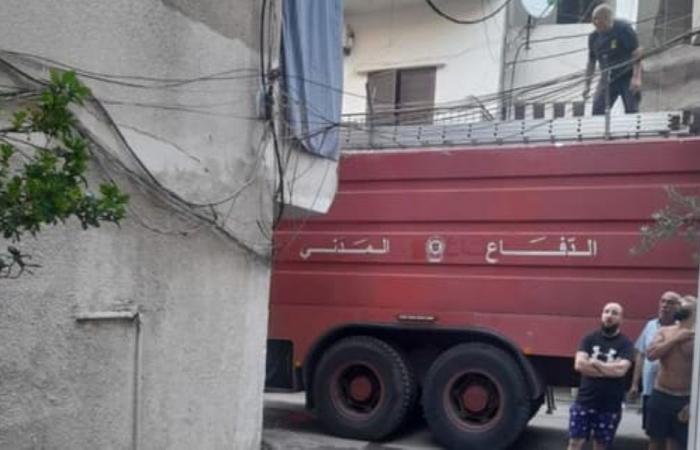 مياه النهر تطوّق عائلة في العبودية