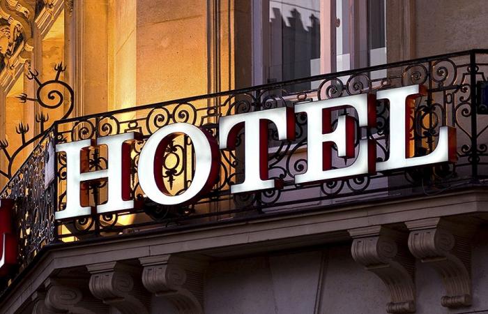 العثور على جثة ابنة نجم أميركي شهير في فندق فاخر