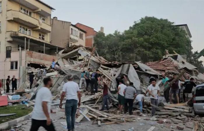 المباني الشاهقة تهتز وإخلاء القصر الرئاسي.. زلزال يهز المكسيك!