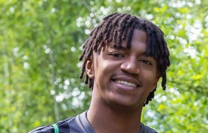 أيمن فلاتة ينتقل لنيوم على سبيل الإعارة