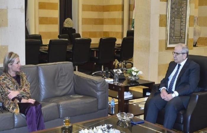 سلام اطلع من بلاسخارت على أجواء اجتماع الميكانيزم