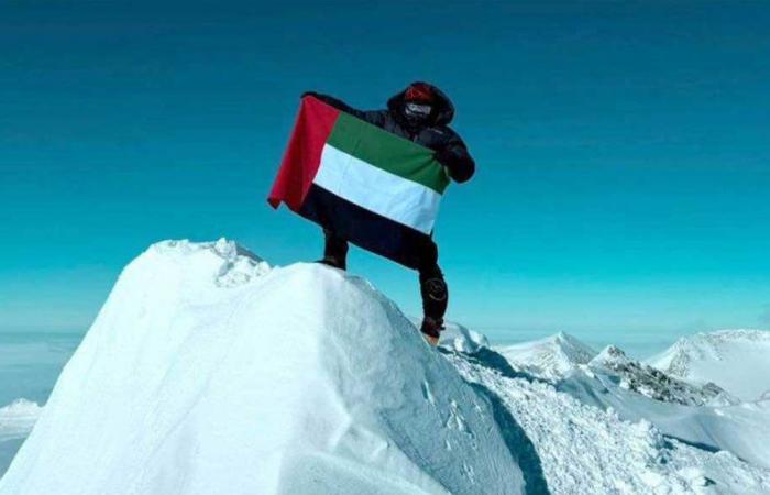 إنجاز عربي… إماراتية تتسلّق أعلى قمة في القارة القطبية