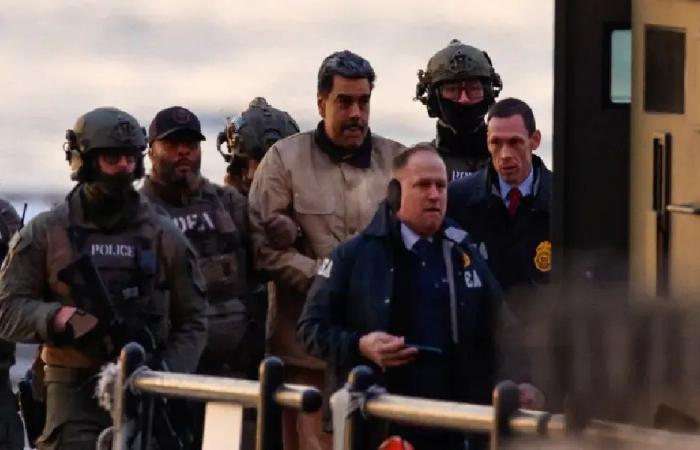 حارس مادورو: سلاح أميركي غامض أسقطنا أرضا