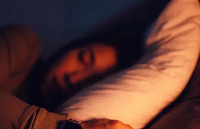 دراسة: النوم الإضافي في العطلة يقلّل الاكتئاب لدى الشباب