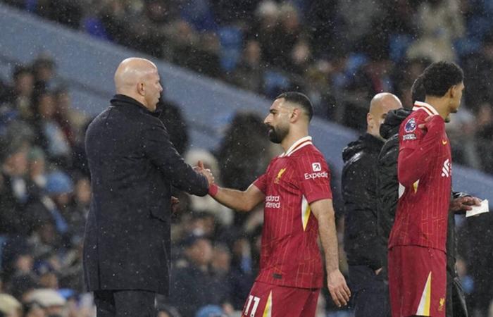 هل حاول سلوت توجيه رسالة إلى صلاح بشكل غير مباشر؟