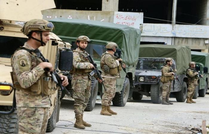 لبنان يحقق مع سوري بتهمة تمويل مقاتلين موالين للأسد