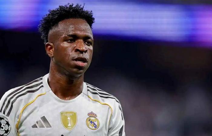 لحظات إنسانية قاسية.. فينيسيوس يبكي متأثرًا بموقف الجماهير