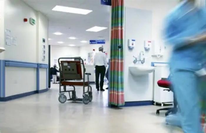 بالصورة... ممثل لبنانيّ كبير في المستشفى