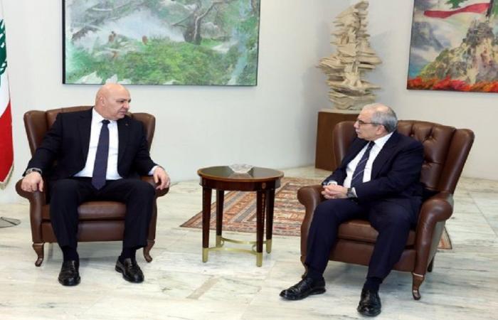 لقاءات دافوس والوضع في الجنوب بين عون وسلام