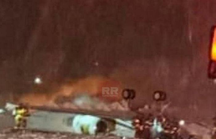 بالكاد ارتفعت عن الأرض.. تحطم طائرة بولاية أميركية ومقتل 8 أشخاص (صور)