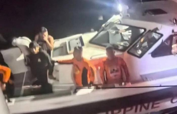 كانت تقل 342 راكبا.. غرق سفينة في الفلبين ومقتل 8 أشخاص