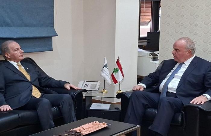 الحاج يدعو الشركات الأميركية للاستثمار بقطاع الاتصالات!