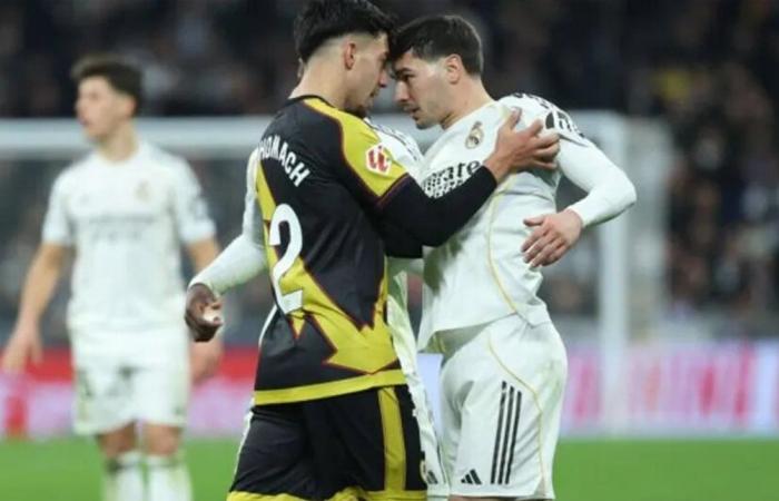 "مشادة" بين دياز وأخوماش تشعل مواقع التواصل في المغرب