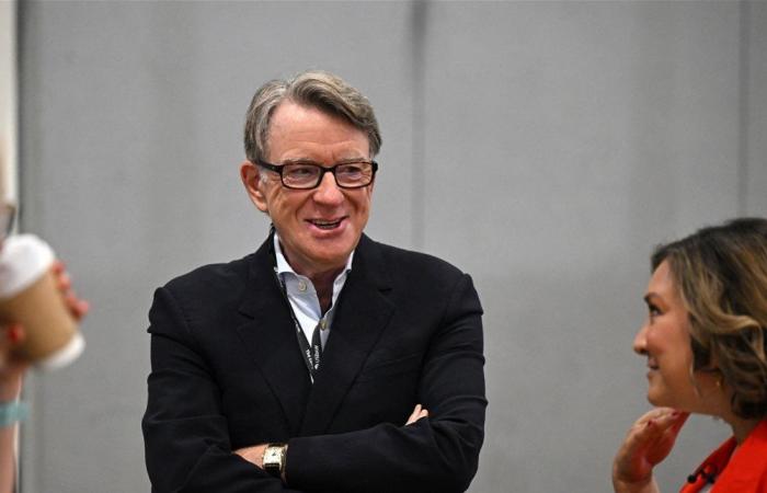 بسبب صداقته مع جيفري إبستين.. استقالة سياسي بريطاني