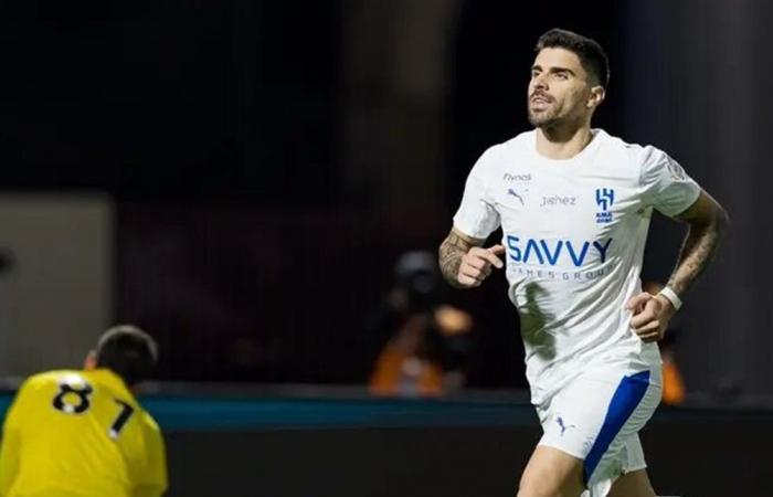 حتى 2029.. الهلال يمدّد عقد روبن نيفيز