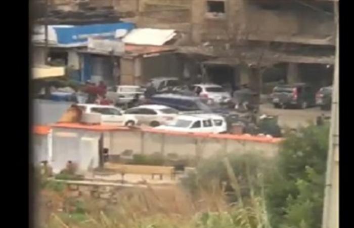 مُصالحة تتحوّل إلى إشكال وإطلاق نار... شاهدوا الفيديو