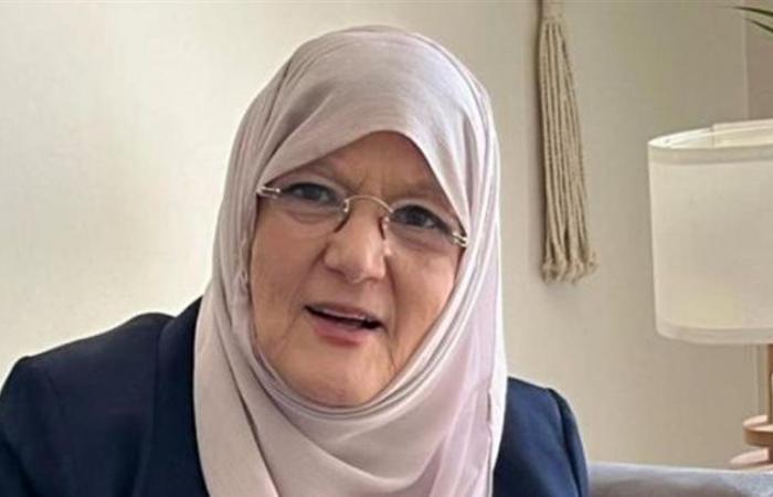 هل ارتدت هذه الفنانة العربية الحجاب مقابل المال؟