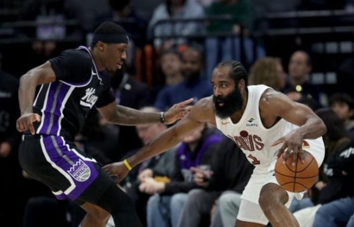 هاردن يحقق بداية موفقة مع كافاليرز في فوزه على كينغز