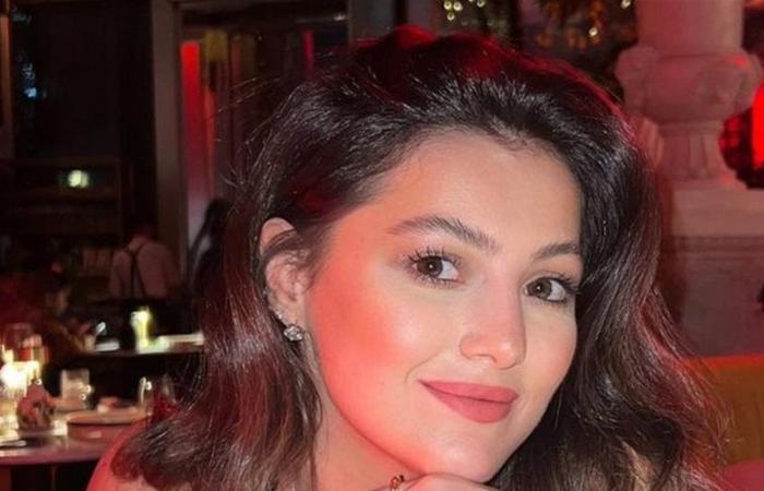 دانا الحلاني بإطلالة شتوية أنيقة خلال جولة أوروبية