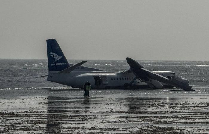 هبوط اضطراري لطائرة قرب مقديشو… ونجاة 50 راكبًا