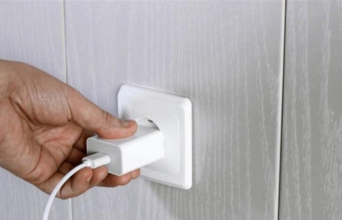 شاحن تسبب بحريق.. مقتل 3 أطفال