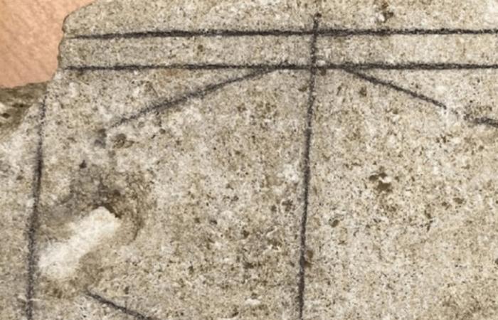 الذكاء الاصطناعي يفك طلاسم لوحة لعبة رومانية عمرها 2000 عام