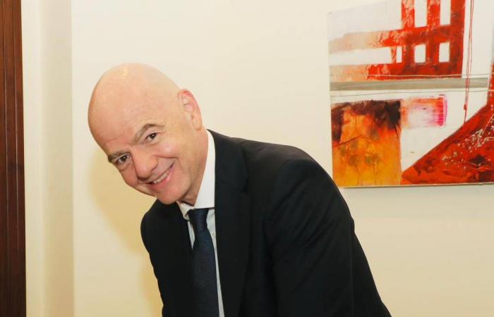 رسميا.. رئيس الفيفا لبناني الجنسية (صور)