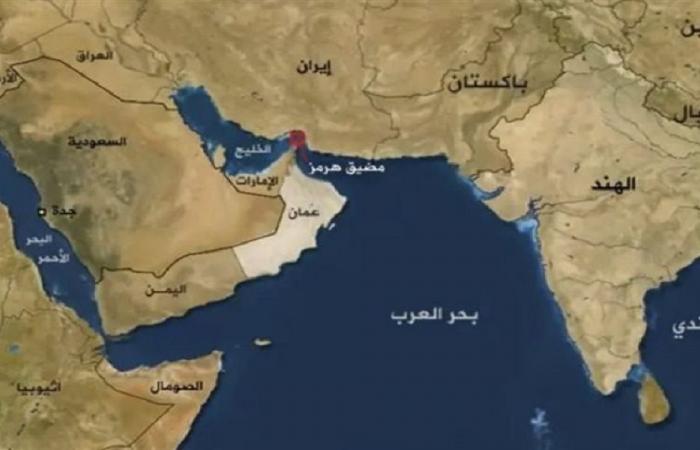 تزامنًا مع مناورات للحرس الثوري.. إغلاق أجزاء من مضيق هرمز!