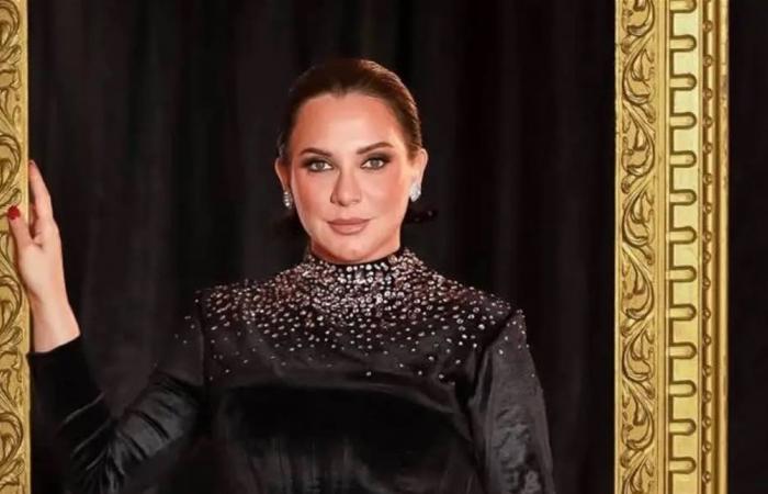 سلاف فواخرجي: لهذا السبب ارتديت الحجاب في إيران