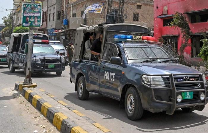 شرطة باكستان: مقتل 13 في انهيار مبنى في كراتشي بعد انفجار