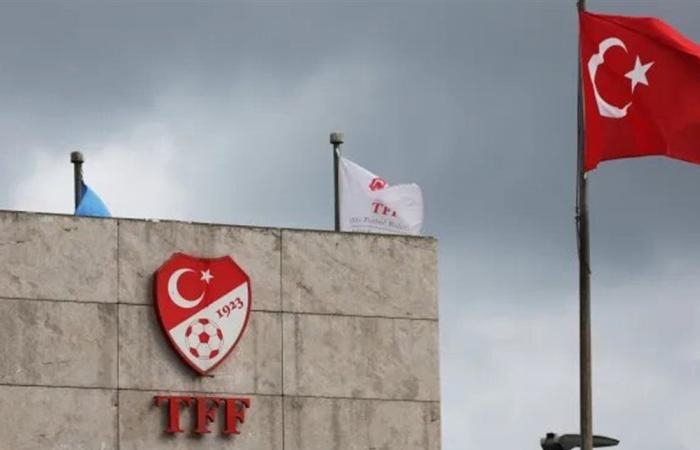 في الملاعب التركية.. اعتقال مسؤولي أندية بتهمة التلاعب والمراهنات