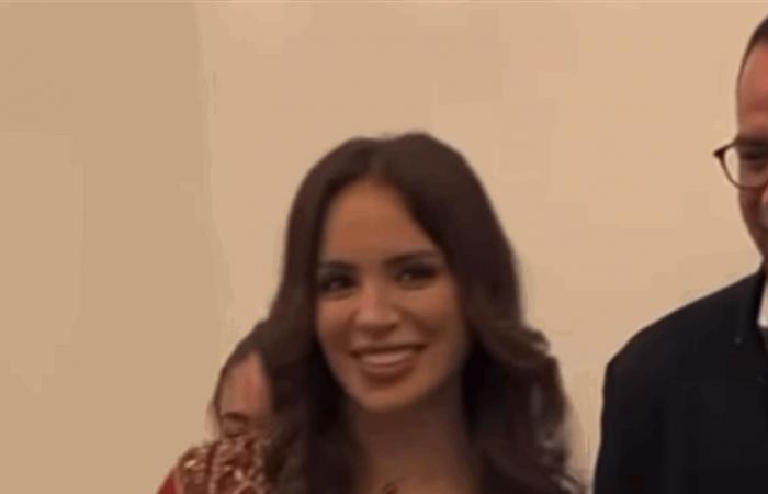 بالفيديو.. زوج آمال ماهر يحتفل بعيد ميلادها