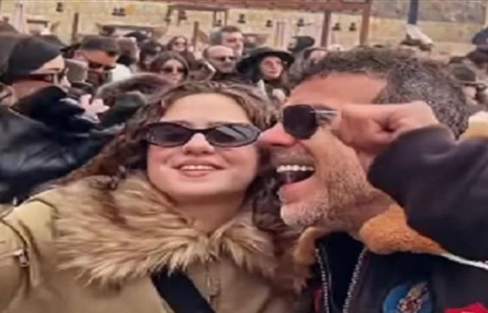 فنان لبنانيّ على الثلج... هكذا رقص مع إبنته الجميلة (فيديو)