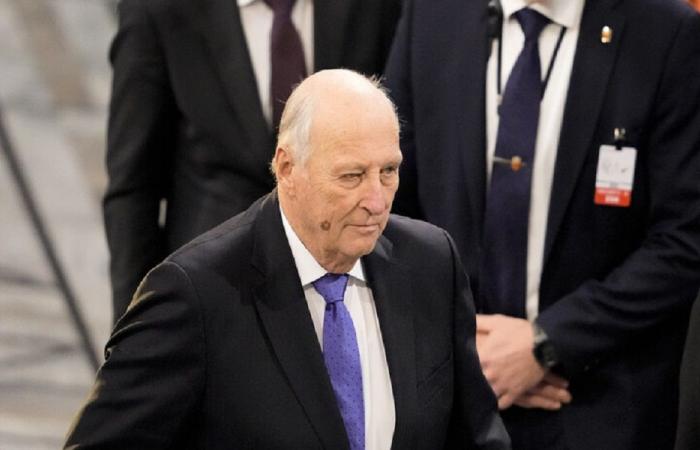 نقل ملك النرويج إلى المستشفى