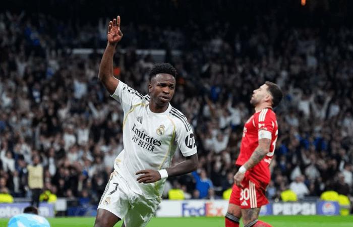 "فينيسيوس يفكّ شفرة مورينيو".. هدفان أمام بنفيكا ورقم أول في دوري الأبطال