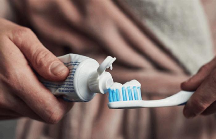 كم مرة يجب تغيير فرشاة الأسنان؟