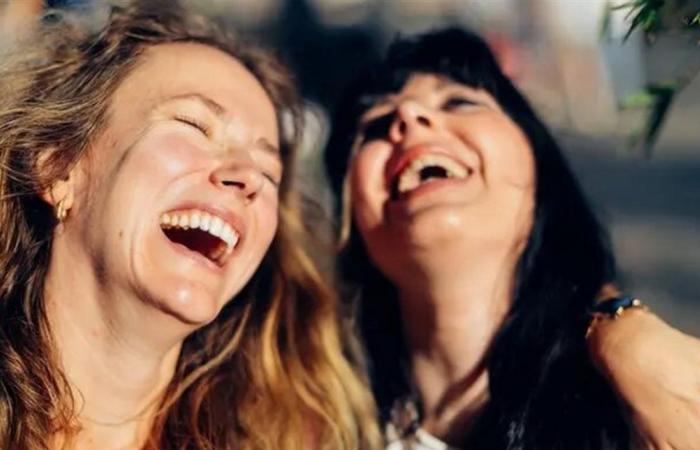 ما الفرق بين العلاقات الضيقة والانطوائية؟