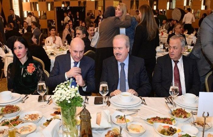 جابر للعاملين في “المالية”: الإيرادات تتحسّن لرفع الرواتب