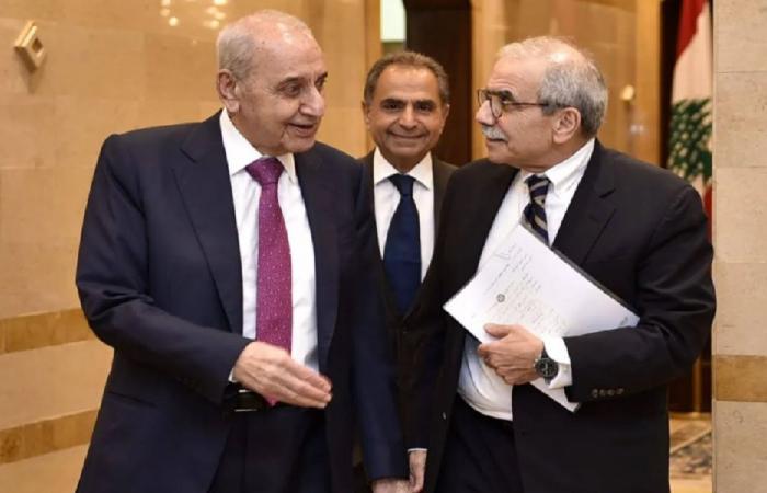 الإقبال بكثافة للترشّح لتبرئة الذمّة أم لطي التمديد للبرلمان؟