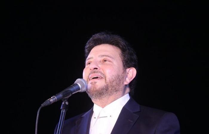 بعد خضوعه لعمليّة دقيقة... هذا ما كتبته فنانة عن هاني شاكر