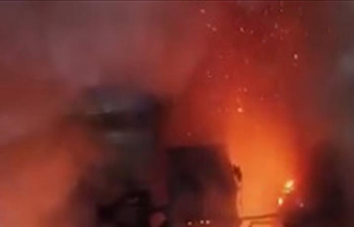 في اسكتلندا... إنهيار جزئي لمبنى تاريخيّ بسبب حريق كبير (فيديو)