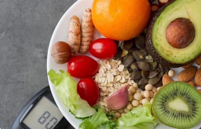 أفضل الأطعمة للمساعدة على استقرار مستويات السكر في الدم