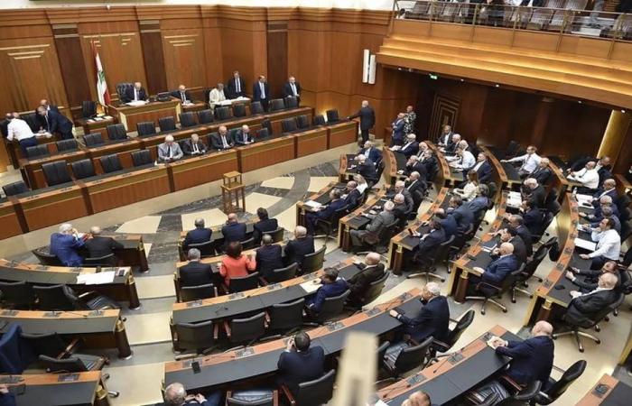 بين الغارات والفراغ البرلمان يختار التمديد لسنتين